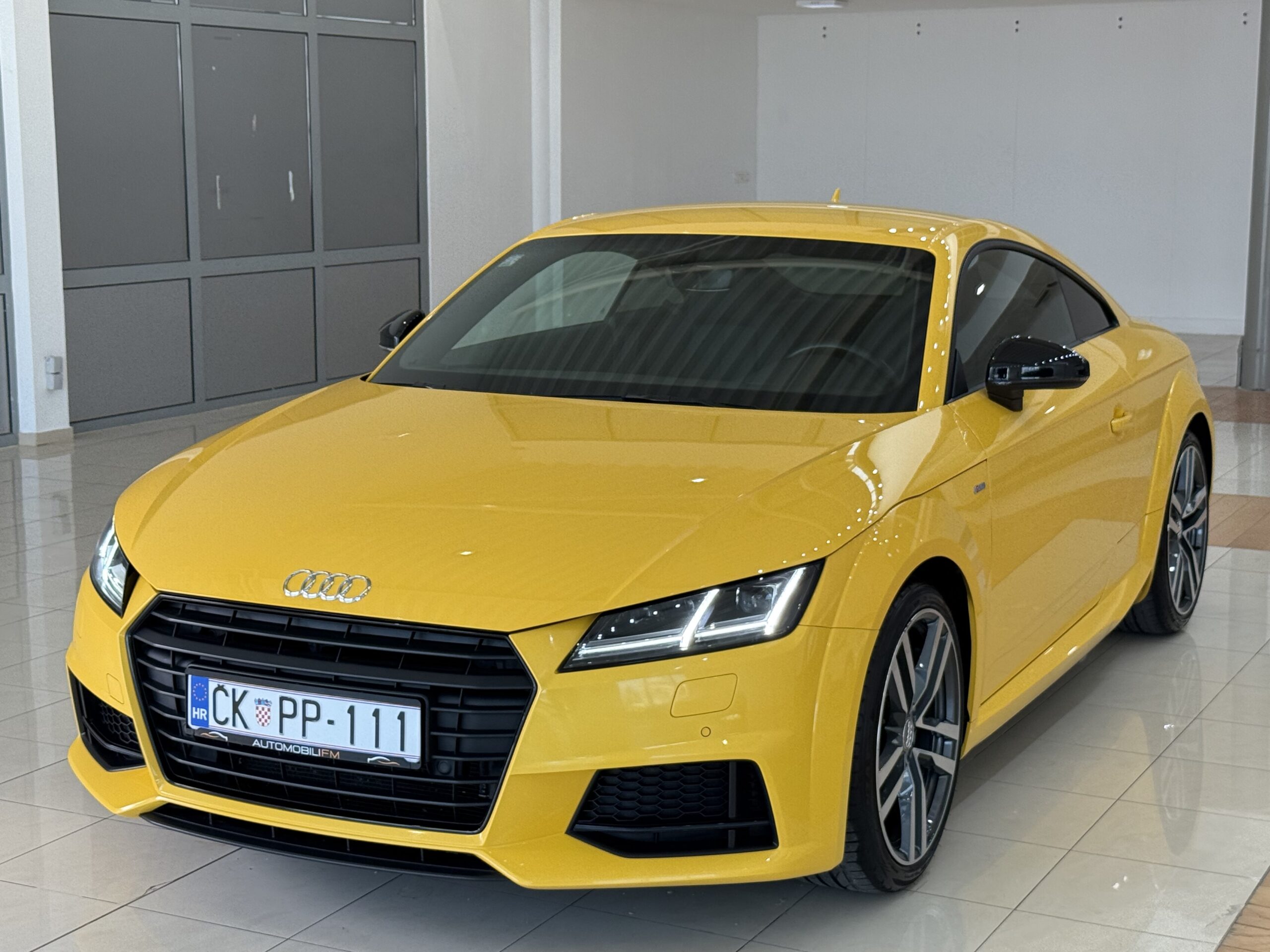 AUDI TT 1,8 TFSI S-line