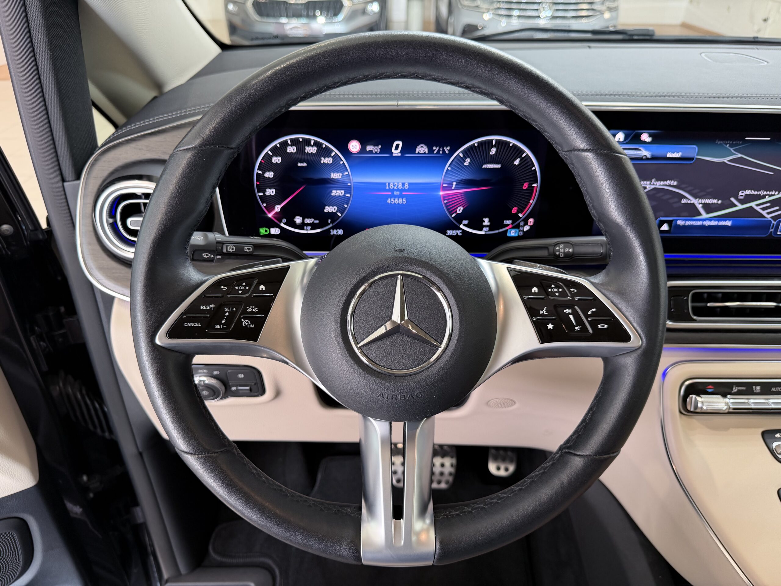 Mercedes-Benz V 300d - Slika 7