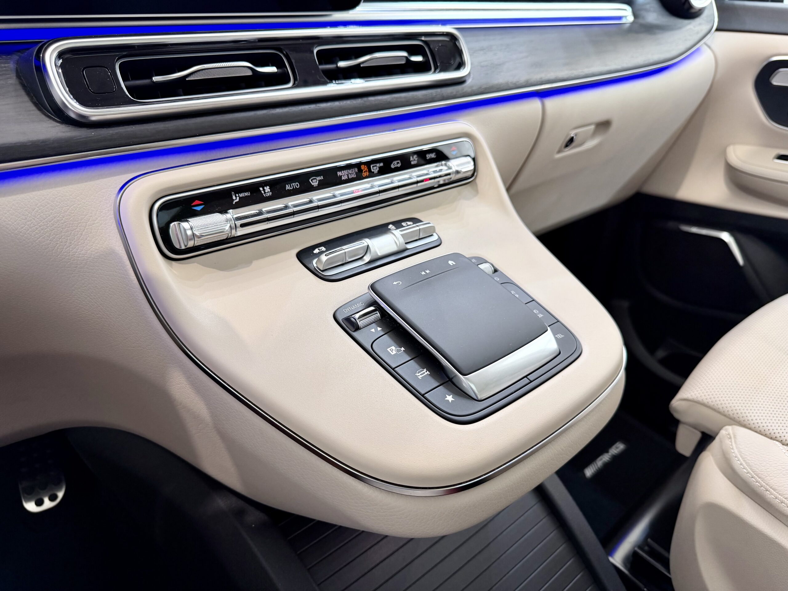 Mercedes-Benz V 300d - Slika 9